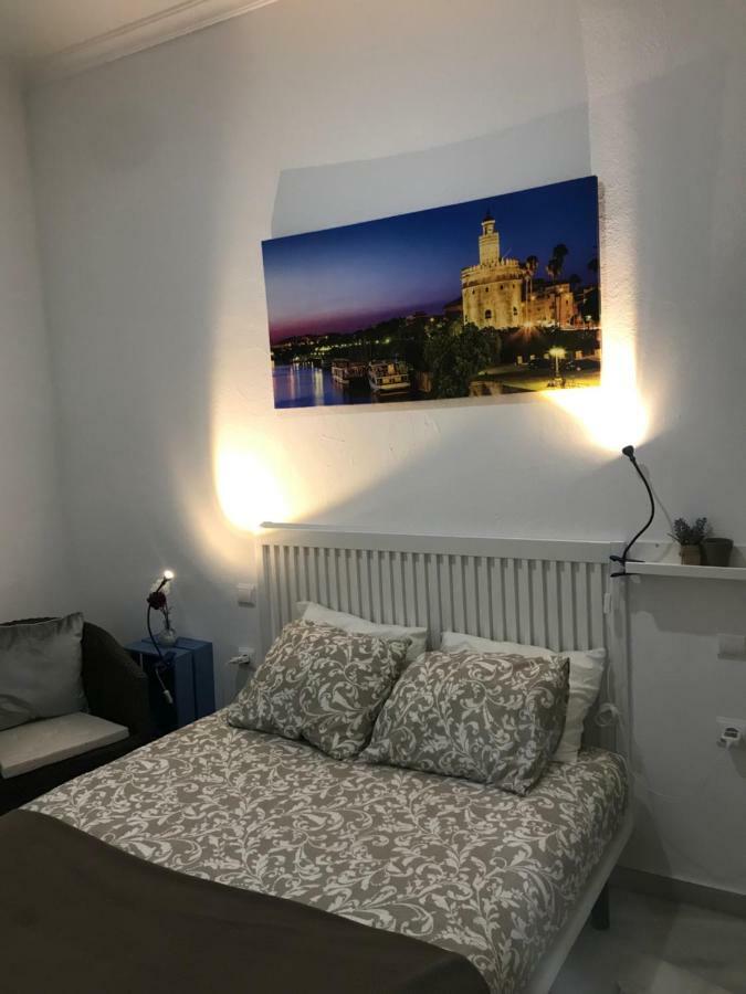 Santas Patronas Street Center Apartment Севиля Екстериор снимка