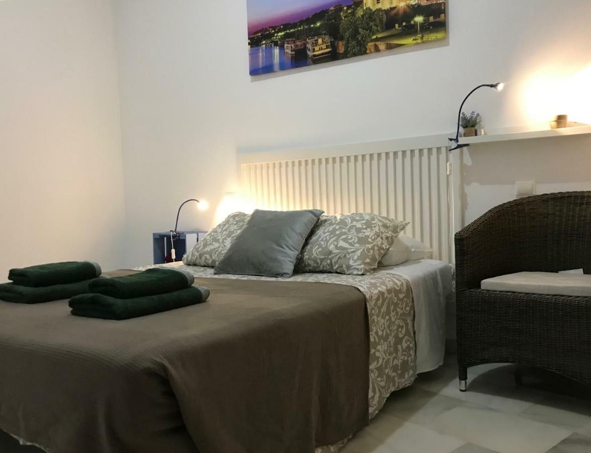 Santas Patronas Street Center Apartment Севиля Екстериор снимка